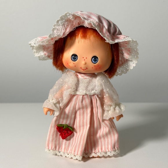 Vintage 80s Kenner Strawberry Shortcake Sweet Sleeper Doll (18B) - Picture 1 of 11